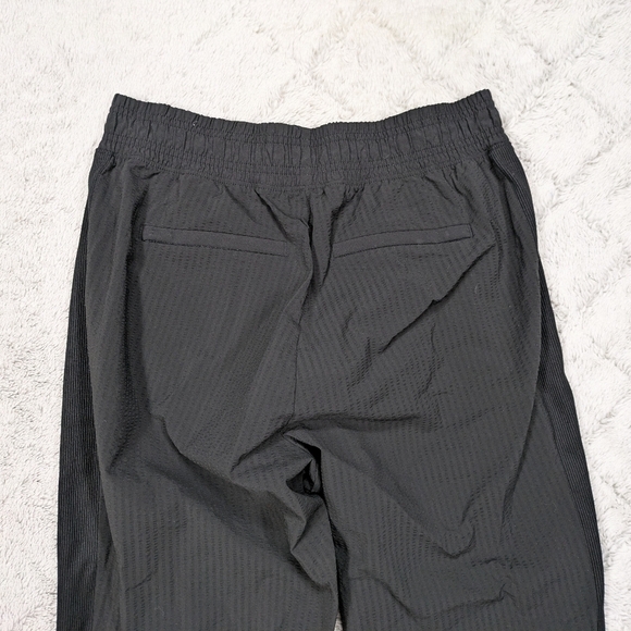 Athleta Pants Women's 2 Black Textured Brooklyn Jogger Nylon Light Run Travel - Picture 11 of 11
